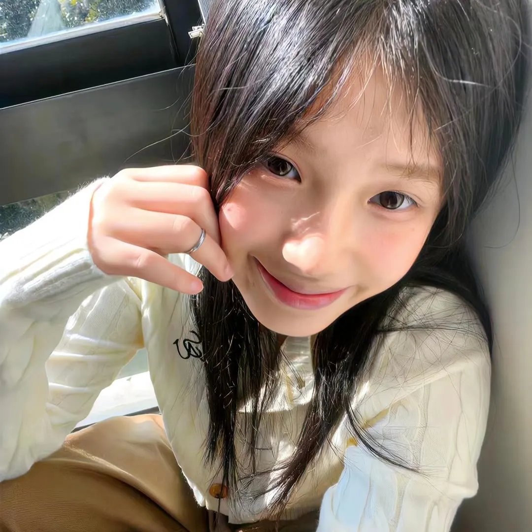 着牛仔裤的钟馗